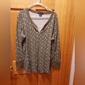 Twist Tees Size 2 (2X) Textured Olive Green long sleeve floral